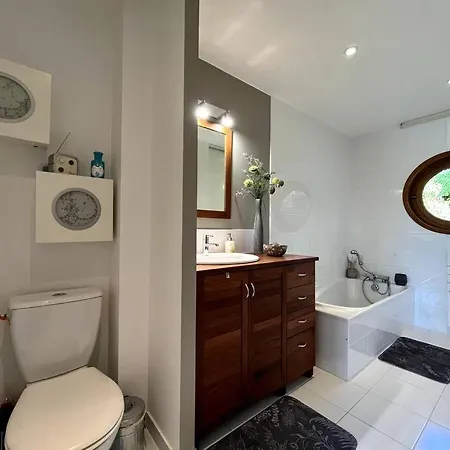 فيلة Jolie Avec Piscine A 6 Kms Des Plages Landevieille