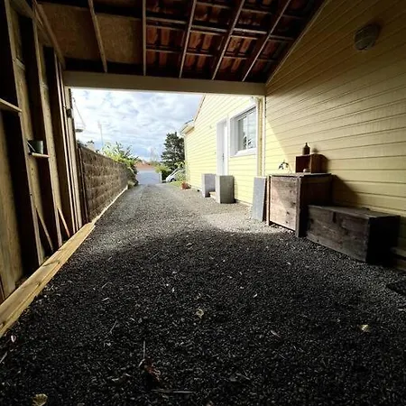Jolie Avec Piscine A 6 Kms Des Plages Landevieille