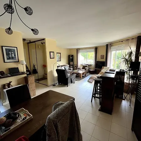 Jolie Avec Piscine A 6 Kms Des Plages 빌라