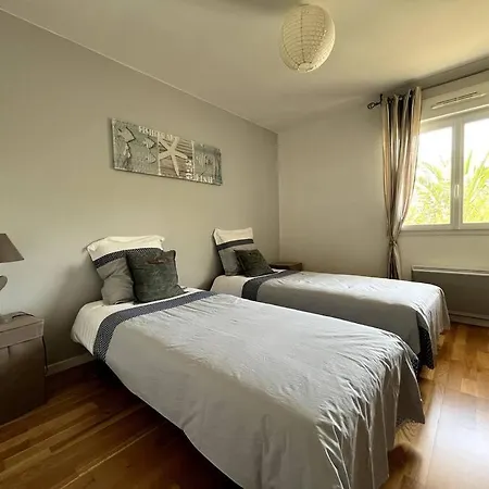 Jolie Avec Piscine A 6 Kms Des Plages *