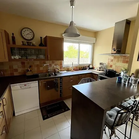 Jolie Avec Piscine A 6 Kms Des Plages *