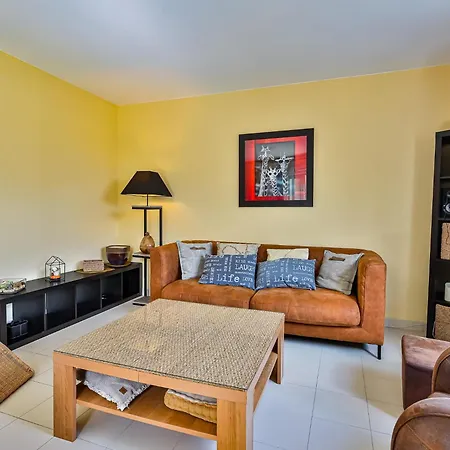 Jolie Avec Piscine A 6 Kms Des Plages *