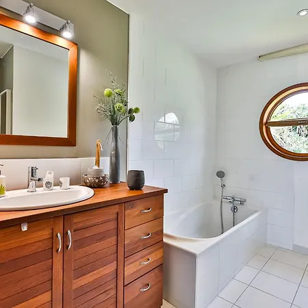 빌라 Jolie Avec Piscine A 6 Kms Des Plages Landevieille